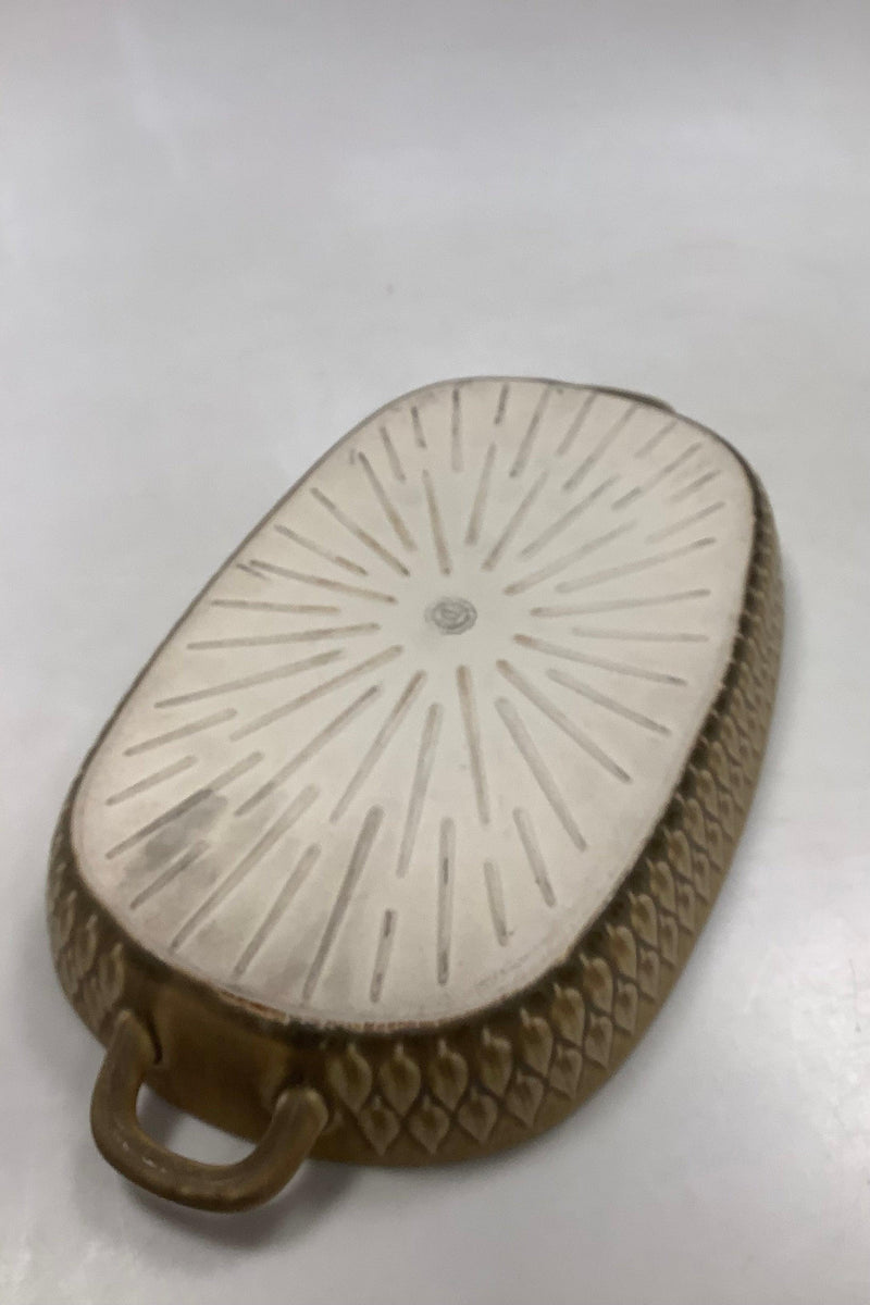 Bing og Grøndahl Jens Quistgaard Aflangt Fad med Håndtag fra Relief Serien (Kronjyden)