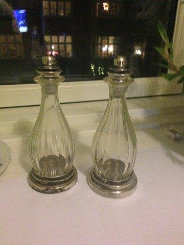 Georg Jensen Harald Nielsen Sterling Silver stoppers and flask No 219 1933-1944年製。