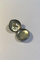 Hanne Emilie Winther Silberne Pillendose Französisches Lilienmotiv