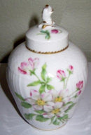 Königlich. Porzellanurne mit Deckel Nr. 1685