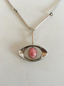 N.E. From ネックレスとペンダント（ピンクの石付き