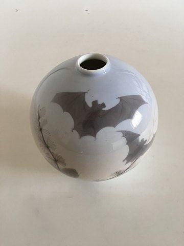 Royal Copenhagen Jugendstil Fledermaus-Vase Nr. 475/42aa