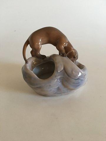 Royal Copenhagen Art Nouveau Hund auf hohe Nr. 693. Maße 11cm hoch, perfekter Zustand und 1. Sortiment