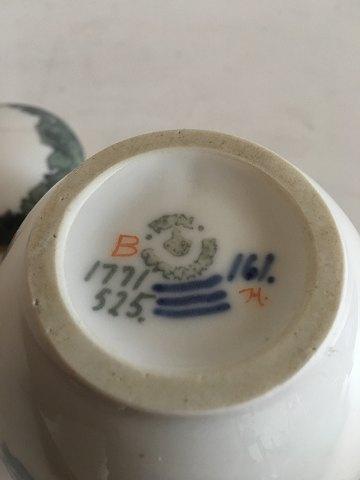 Royal Copenhagen Art Nouveau Lågvase No 1771/525