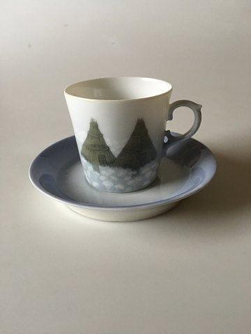 Royal Copenhagen Jugendstil Mokkatasse Nr. 82/376 und Untertasse