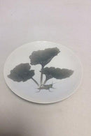 Royal Copenhagen Jugendstil-Motivteller mit Grashüpfer Nr. 58/8