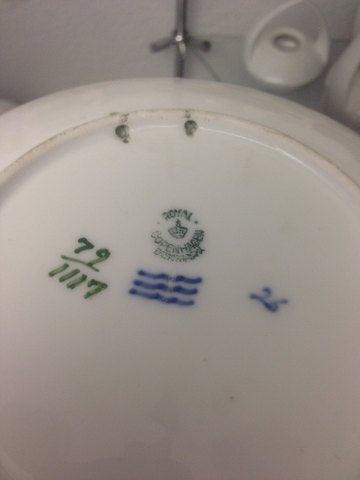 Royal Copenhagen Art Nouveau Vægtallerken med lilje No 79/1117