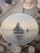 Royal Copenhagen Jugendstil Hantelscheibe mit Schiff Nr. 579/1122