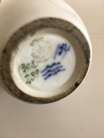 Royal Copenhagen Art Nouveau Vase med Blomstermotiv No 1305/239
