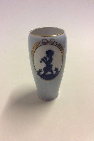 Royal Copenhagen Jugendstilvase mit Faun und Maus von Else Hasselriis Nr. 1965/235