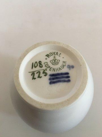 Royal Copenhagen Jugendstil-Vase Nr. 108/225 mit Narzissen-Dekor.