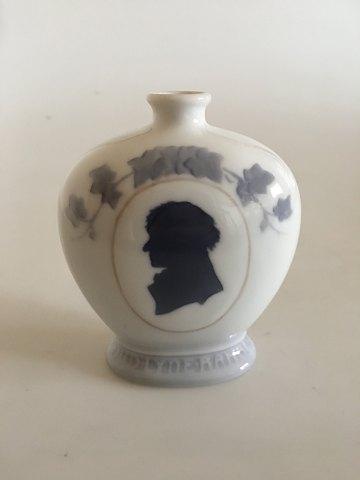 Royal Copenhagen Jugendstil-Vase. Rahmenfabrik Rahbek