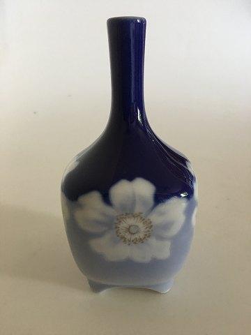 Royal Copenhagen Jugendstil-Gefäß Vase Nr. 367/135 mit Blumendekor