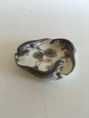 Royal Copenhagen Jugendstil-Schale mit drei Salamandern / Eidechsen Nr. 17/2214