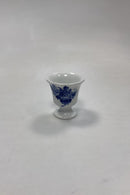 Royal Copenhagen Blå Blomst Kantet Æggebæger No. 8576