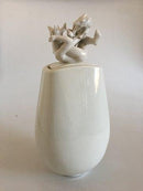 Royal Copenhagen Blanc de Chine Vase med Fan og hund af Johannes Hedegaard No 4362