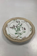 Royal Copenhagen Flora Danica Frokosttallerken No 20/3554 med gennembrudt kant