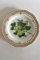 Royal Copenhagen Flora Danica Frugt Tallerken No 429/3584. Måler 22cm og er i perfekt stand. Pre 1900 No 107