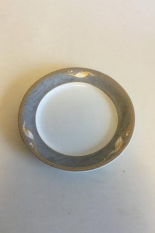 Royal Copenhagen Grå Magnolia Frokosttallerken No 622