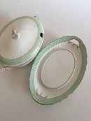 Royal Copenhagen Grüne geschweißte Terrine Nr. 1666 mit Untertasse Nr. 1671