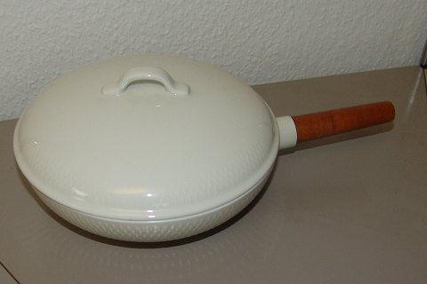 Royal Copenhagen Kgl Hvedekorn Lågskål med træhåndtag No 14213