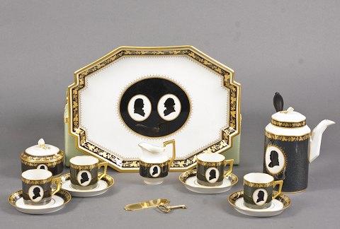 Royal Copenhagen Kgl. P. - The Colonial Coffee Service fremstillet i anledning USA 200 års uafhængigheds Jubilæum d. 4 juli 1976