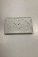 Royal Copenhagen Kgl. Porcelæn Biscuit Platte Amor optages hos Anacreon (Vinteren) No 65