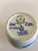 Royal Copenhagen Kleine Unika-Vase mit Motiven von sitzenden nackten Frauen.