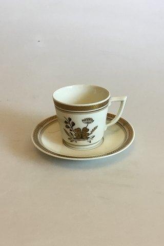 Royal Copenhagen Liselund (Old) Mokkatasse mit Untertasse Nr. 947/9535