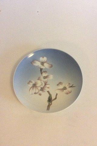 Royal Copenhagen Motiv Platte med blomster No 2830/1125.