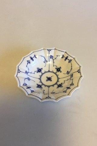 Royal Copenhagen Musselmalet Riflet Kantet skål No. 141