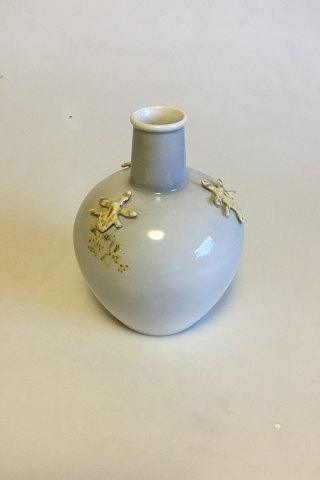 Royal Copenhagen Thorkild Olsen Vase dekoriert mit drei Orchideen