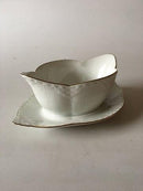Royal Copenhagen Tradition Hvid Halvblonde m. Guldkant Sauceskål på Fad No 587
