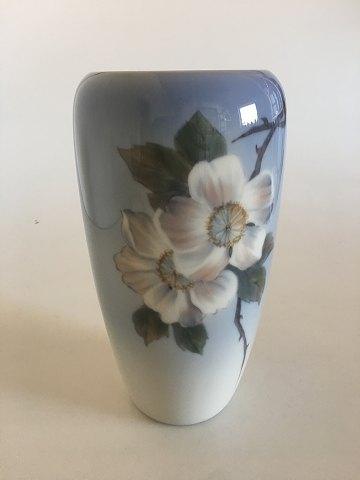 ロイヤルコペンハーゲン 花瓶 2630/1049 バラ モチーフ