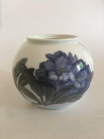 Royal Copenhagen Vase Nr. 845/42B mit Rhododendron-Motiv