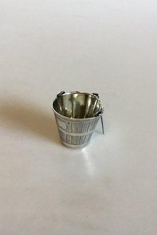 Russisk Sjov thesi formet som en spand i sølv 84