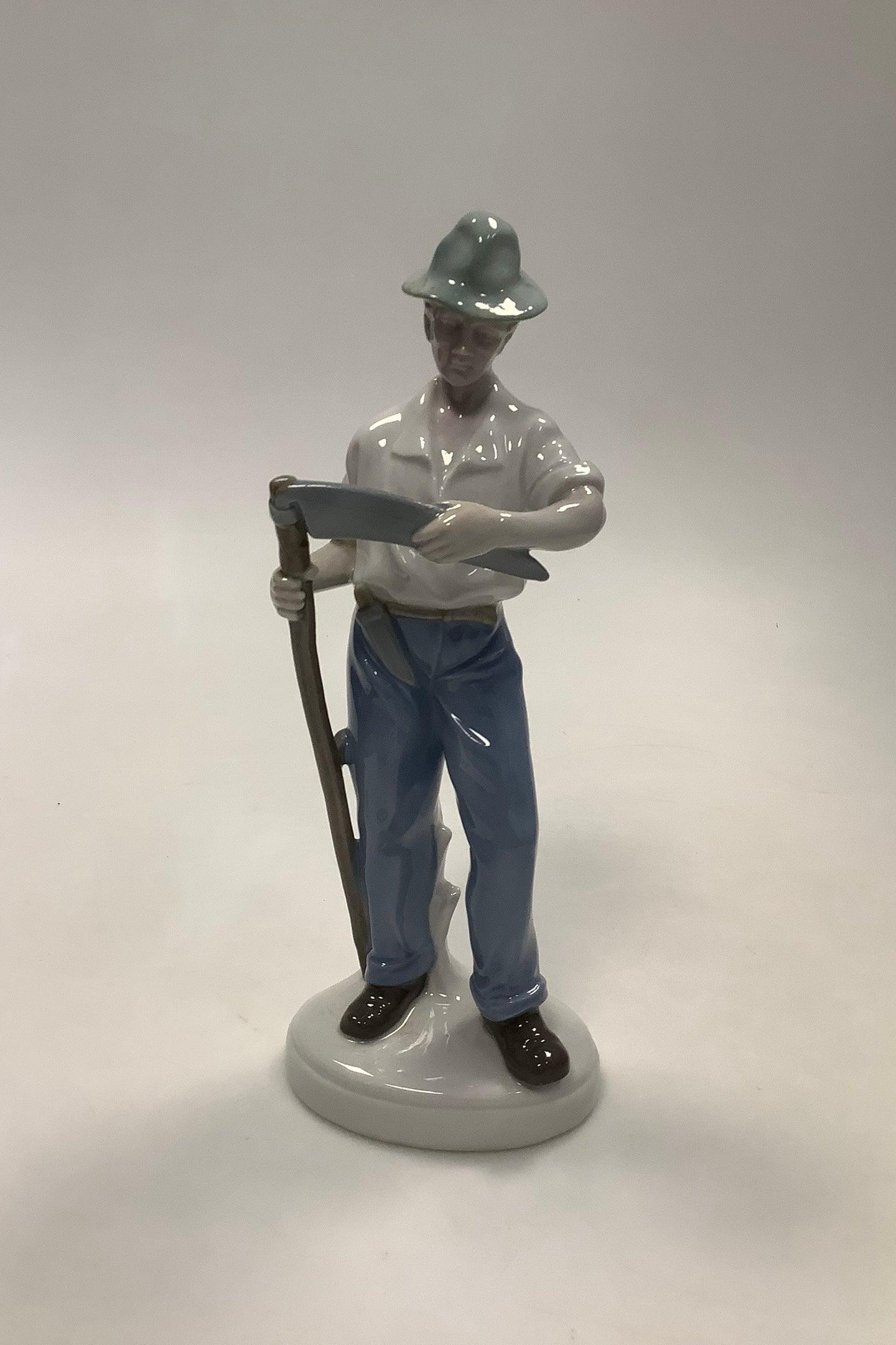アンティーク　carl scheidig シャイディグ　ポーセリン German porcelain figurine Carl Scheidig Gräfenthal Man with scythe