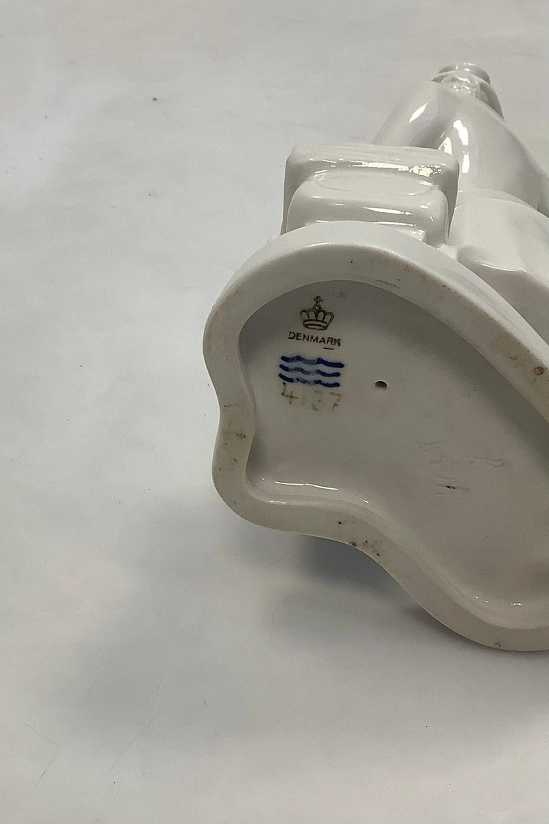 Royal Copenhagen Bode Willumsen Figur af Kvinde med Barnevogn No. 4137 Måler 21cm / 8.27 inch