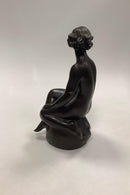 Just Andersen Figur i diskometal af Siddende Pige No. 1871