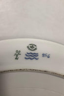 Stort Royal Copenhagen Art Nouveau Bakke med blomster No 90 / 2