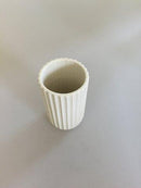 Lyngby Vase. Hvid rillede facon 12cm