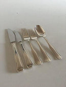 Georg Jensen Sterling Silber Doppeltes Drilling-Besteck für 6 Personen. 30 Teile.