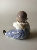 英国皇家哥本哈根的儿童坐像No 1517