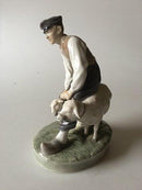 Royal Copenhagen Figur Dreng med 2 får No 627