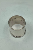 デンマーク製シルバーナプキンリング（エッジ装飾付き