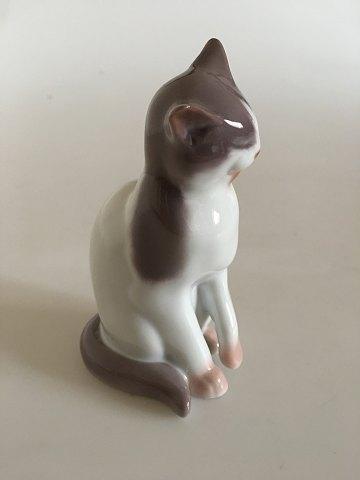 Bing & Grondahl Figurine of Cat No 2466