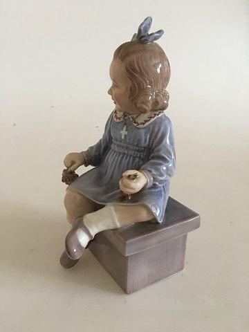 Dahl Jensen Figur af Pige med Bær (Else) No 1207