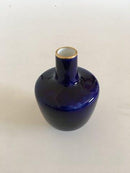 Sevres Vase i Blå Glasur med Guldkant