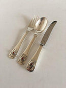 Georg Jensen Sterling Silver 75th Anniversary Children's Fork with Carneol Stone（ジョージ ジェンセン スターリング シルバー 75th アニバーサリー チルドレン フォーク ウィズ カーネオール ストーン）。