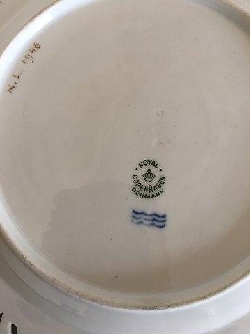 Royal Copenhagen Flora Danica Tallerken med Gennembrudt Kant og Våbenskjold